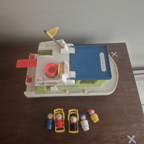 Fisher-Price Other - Colorful Toy Boat with Figures
